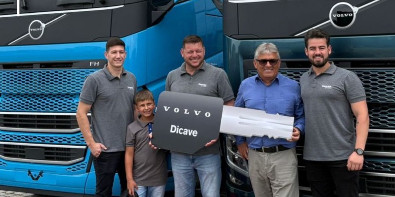 KREMER AMPLIA A FROTA COM QUATRO NOVAS CARRETAS